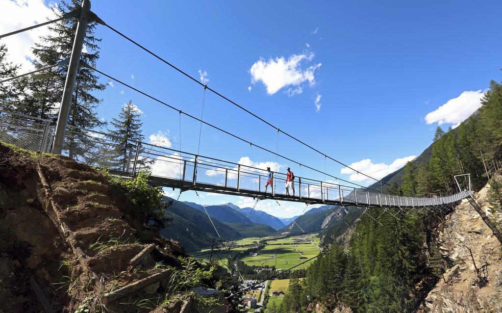 Haus Alpengluehn Hotel Sautens Bagian luar foto